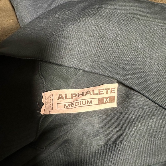 Alphalete amplify shorts 4.5” inseam - Picture 2 of 3